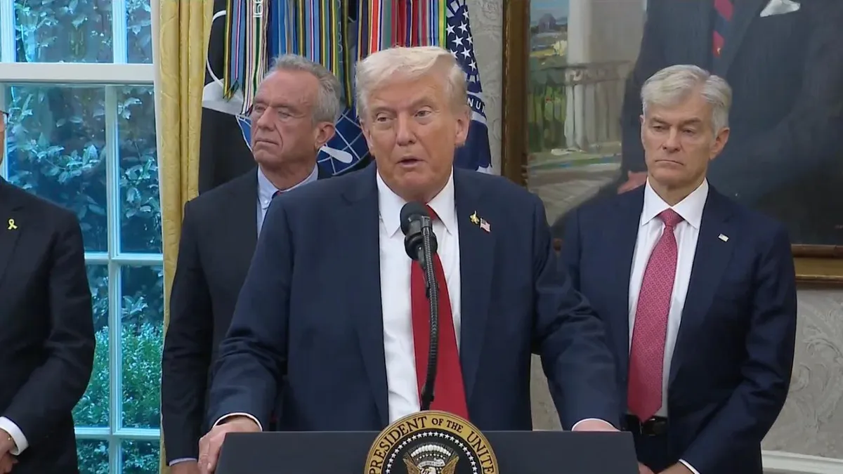 Acord între Casa Albă şi Pfizer (sursa: Facebook/The White House)