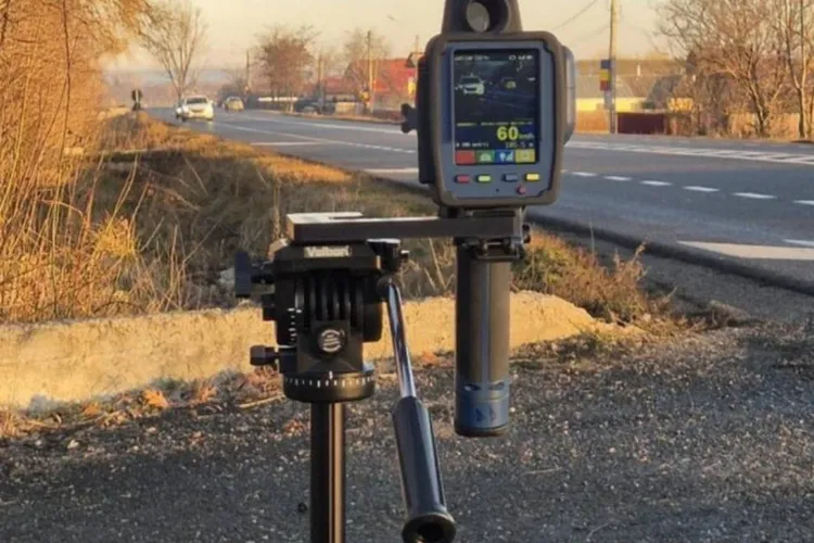 Polițistă prinsă de noile radare "invizibile" (sursa: Facebook/Poliția Română)