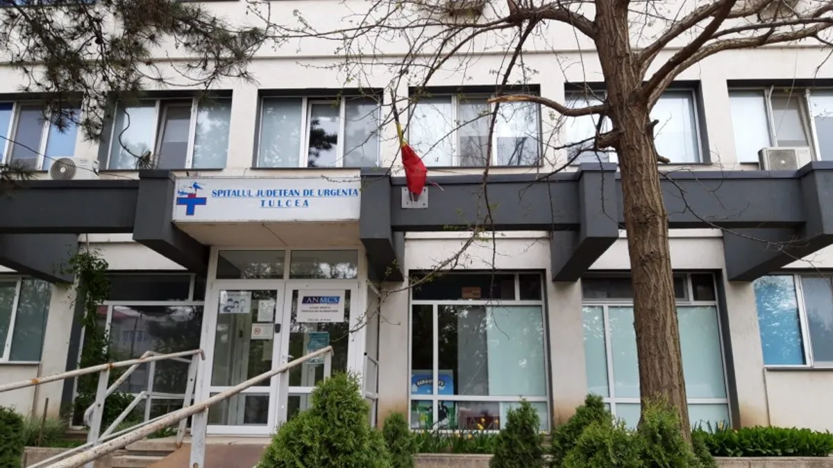 Spitalul județean Tulcea l-a expediat în construcții pe un medic superspecializat