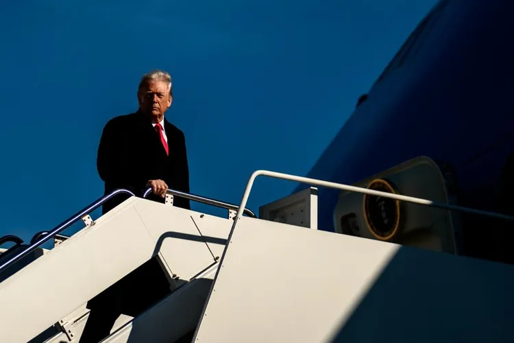 Trump îndeamnă iranienii să continue protestele (sursa: Facebook/The White House)