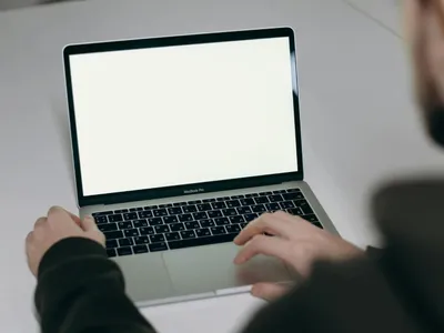 Pornhub, YouPorn, acces limitat în Marea Britanie (sursa: Pexels/cottonbro studio)