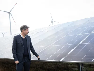 Germania investește masiv pentru energie curată (sursa: Facebook/Bundesministerium für Wirtschaft und Klimaschutz)
Credit: BMWK / bundesfoto / Christina Czybik