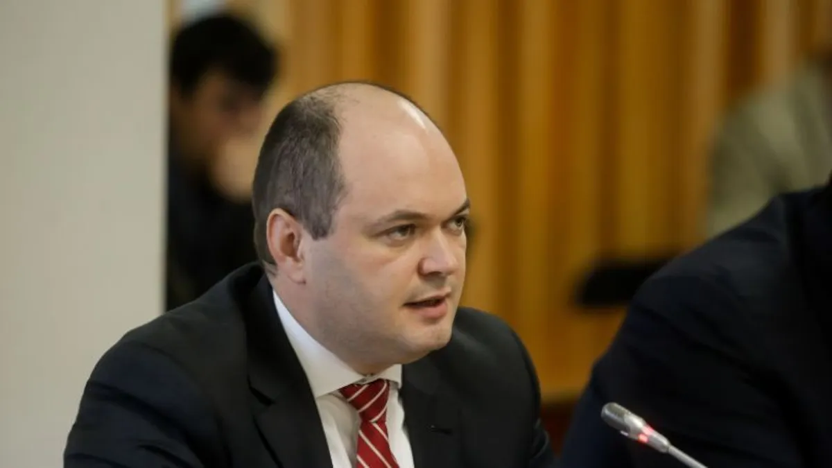 Circa 90% din încasările la buget se duc pe salariile bugetarilor, pensii și asistență socială, spune Ionuț Dumitru Foto: Inquam/George Calin