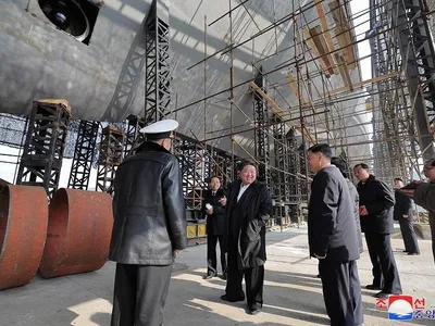 Phenianul va construi un submarin nuclear (sursa: KCNA)