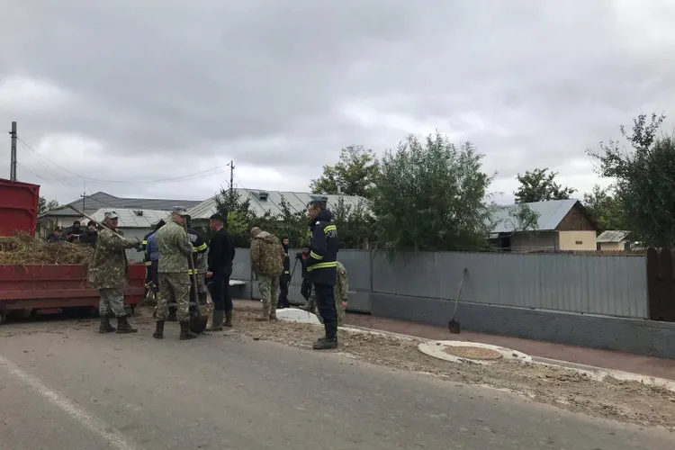 Evacuări cu forța, dacă e nevoie, în comunele gălățene în care există risc de noi inundații