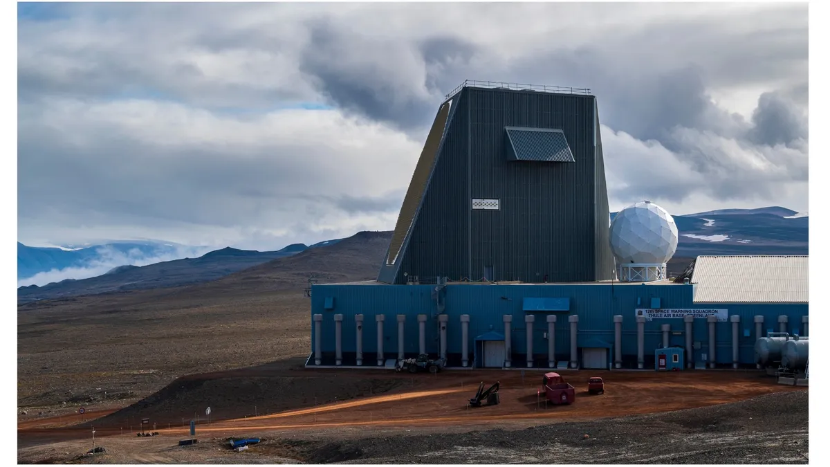 Analiză Reuters sugerează că Danemarca face o greșeală încercând să păstreze Groenlanda Foto: Peterson and Schriever Space Force Base