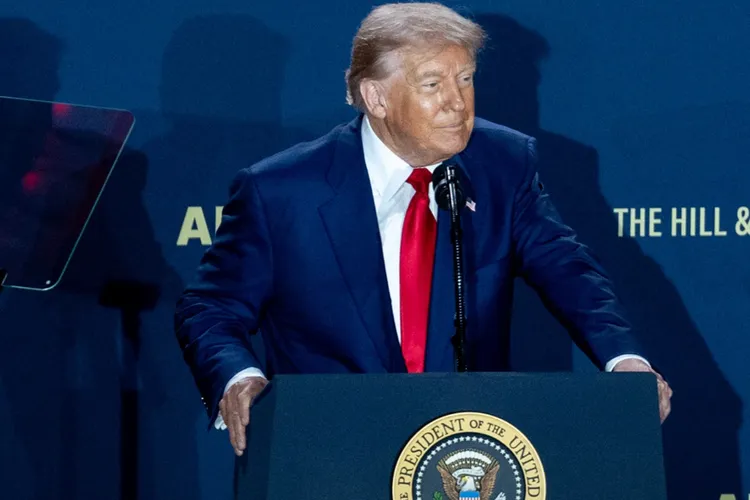 Trump anunță posibilă reducere militară în Iran  (sursa: Facebook/The White House)