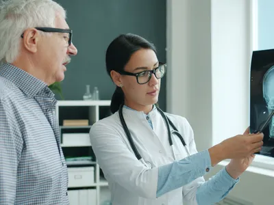 Analize gratuite pentru pensionari: ce poți solicita prin medicul de familie și cum accesezi pachetul de prevenție