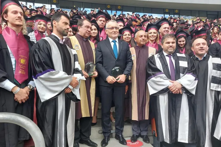 Ministrul Cîmpeanu a plagiat cursuri universitare (sursa: Facebook/Sorin Mihai Cimpeanu)