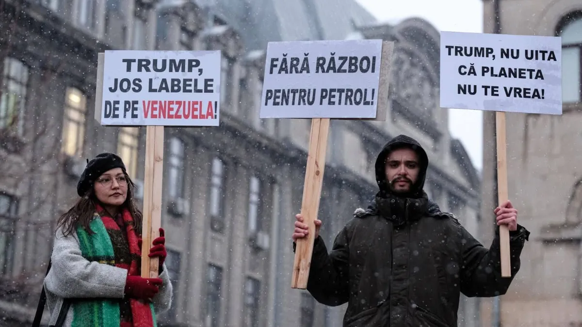 Fiica Elenei Lasconi, „bolșevică”, manifestație pro-Venezuela în Piața Universității împreună cu colegi din Partidul Socialist Român (sursa: Facebook/Alexandru Cusca)