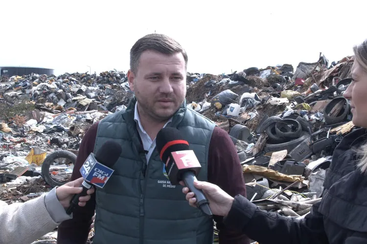 Un fost polițist local, cu facultate la 33 de ani, conduce Fondul de Mediu Foto: Facebook