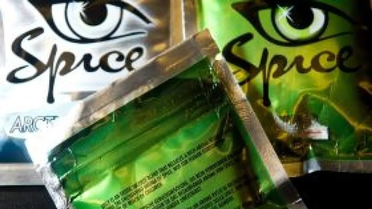 Orășele de provincie, infestate de "etnobotanice"(sursa: ziaruldeiasi.ro)