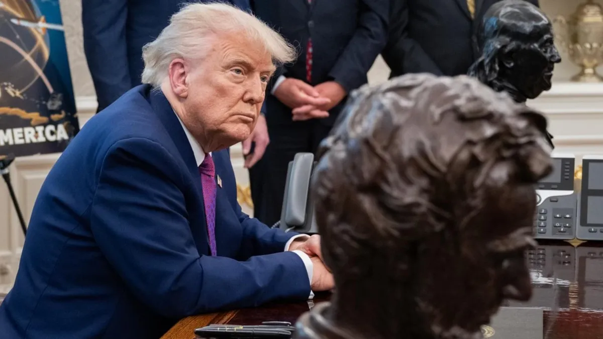 Trump amână impunerea tarifelor pentru UE (sursa: Facebook/The White House)