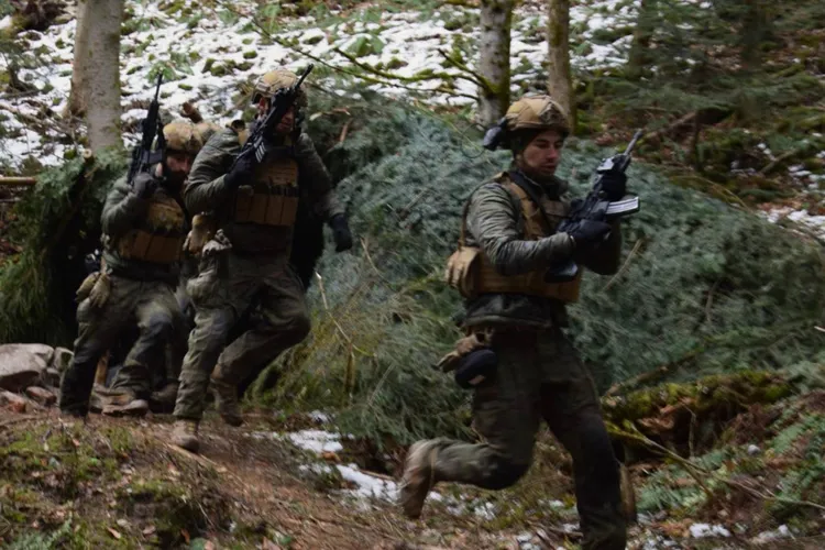 Stagiul militar obligatoriu, posibil în România (sursa: Facebook/MApN)