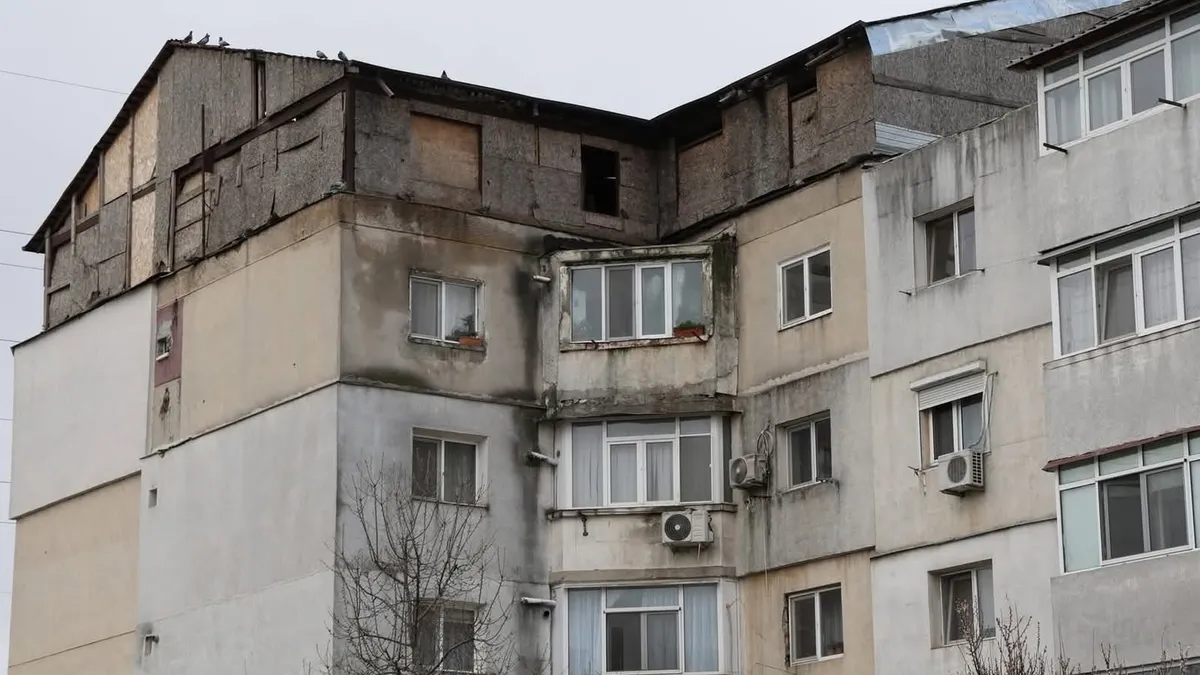 Șarpantele și mansardele ilegale vor fi demolate (sursa: Facebook/Primăria Municipiului Iași)