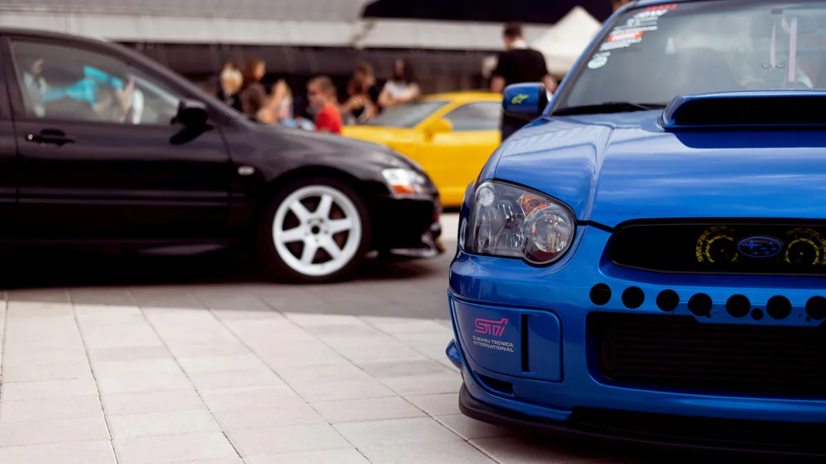 Mașina, leasing operațional sau cumpărare (sursa: Pexels/Vitali Adutskevich)