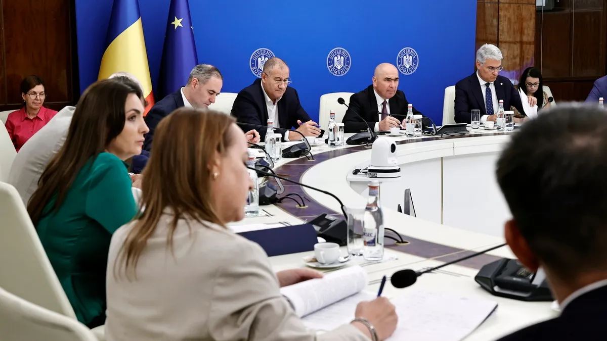 Guvernul Bolojan umple de bani AMEPIP: va primi 0,1% din veniturile companiilor de stat Foto: Guvernul României