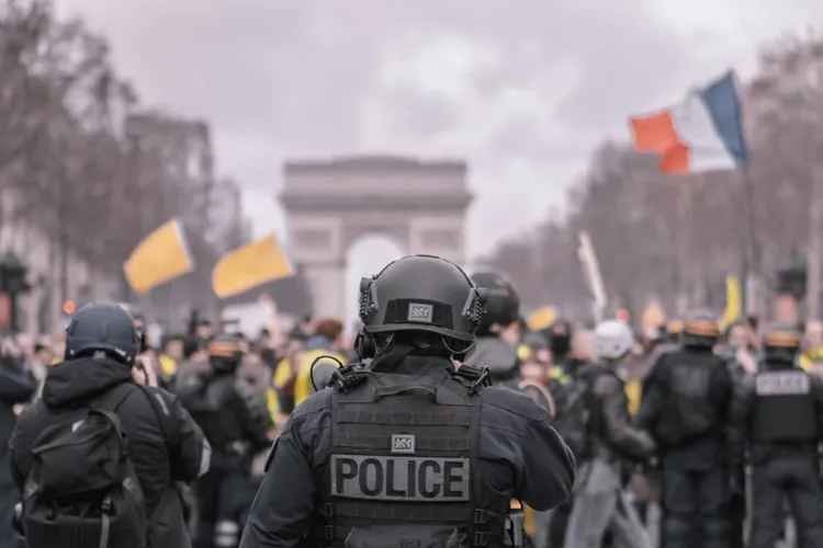 Franța suspendă reforma pensiilor (sursa: Pexels/Alotrobo)