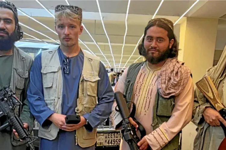 Influenceri occidentali acuzați de propagandă pro-talibană (sursa: Instagram/teabropartyyy)