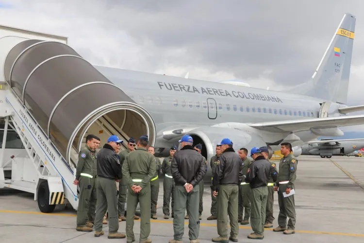 Columbia trimite avioane pentru repatrierea imigranților (sursa: X/Fuerza Aeroespacial Colombiana)