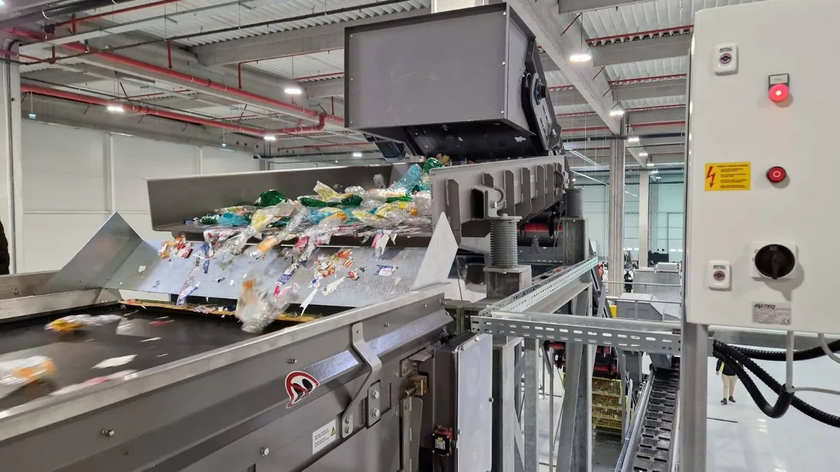 Peste un miliard de ambalaje, returnate (sursa: Facebook/RetuRO SGR)