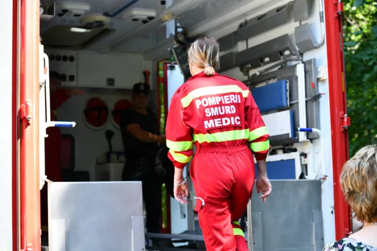 Copil din Iași, salvat dintr-o fântână (sursa: Facebook/I.S.U.J. Iaşi - Inspectoratul pentru Situaţii de Urgenţă al jud. Iaşi)