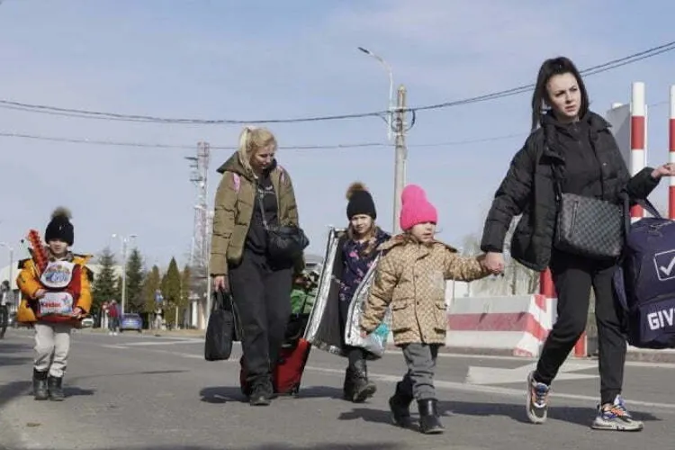 Cum poţi hrăni cu 20 de lei o mama şi un copil? (sursa: ziaruldeiasi.ro)