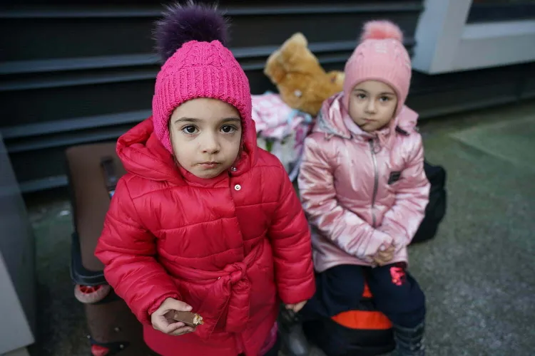 Le-au ucis părinții și acum le fură copiii (sursa: Reuters)