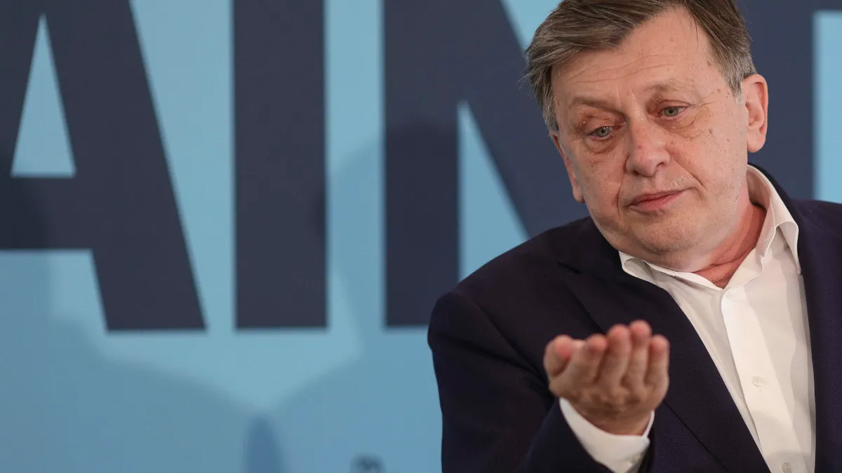 PSD, PNL, UDMR au băgat în campania lui Antonescu 39 milioane lei, triplu față cât are Nicușor Dan Foto: Inquam/Octav Ganea