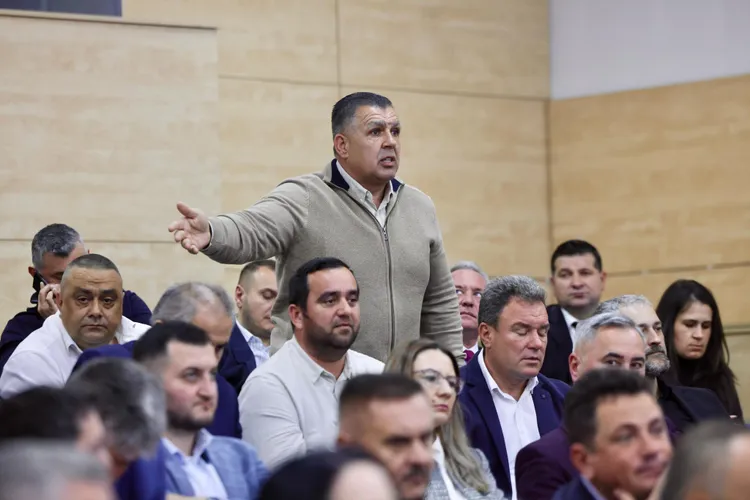 Grindeanu aruncă primarilor o mega-șpagă, în bătălia cu Bolojan: le va da pensiile speciale Foto: Facebook Sorin Grindeanu