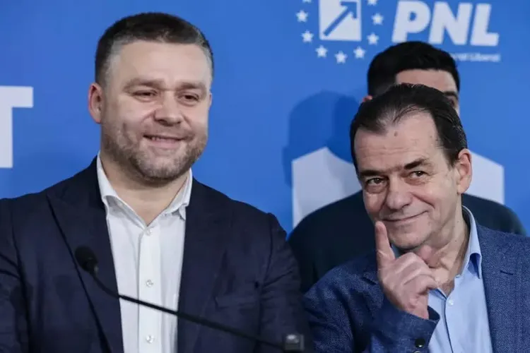 VIDEO Cu ce armată ar vrea Ludovic Orban să se întoarcă în PNL: Forța Dreptei are 15.000 de membri (Ludovic Orban, invitat la podcastul „Cum e, de fapt?”)