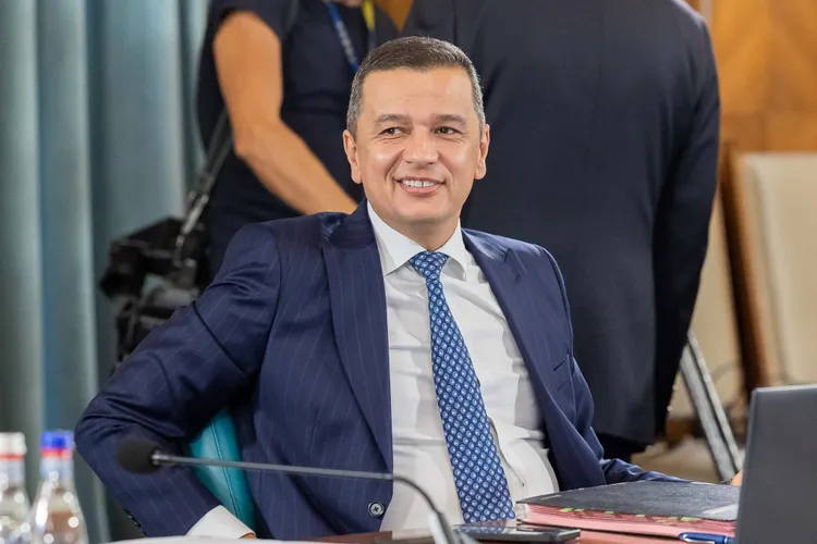 Sinecuristul lui Grindeanu: absolvent de geografie, șef peste aeroporturi, căi ferate și porturile Dunării Foto: Facebook