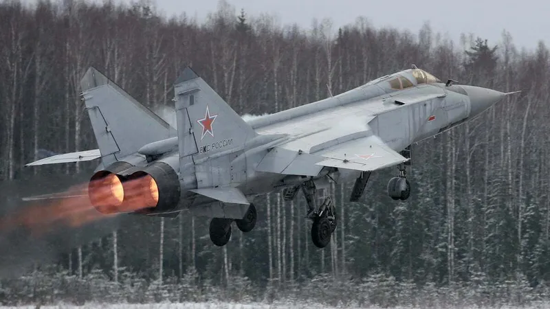 Rusia a trimis avioane de vânătoare în Belarus (sursă: Facebook/Ministrul rus al Apărării)