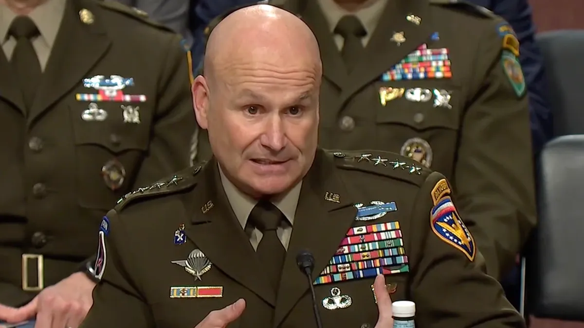 Trump, contrazis de generalul SUA Cavoli (sursa: defense.gov)