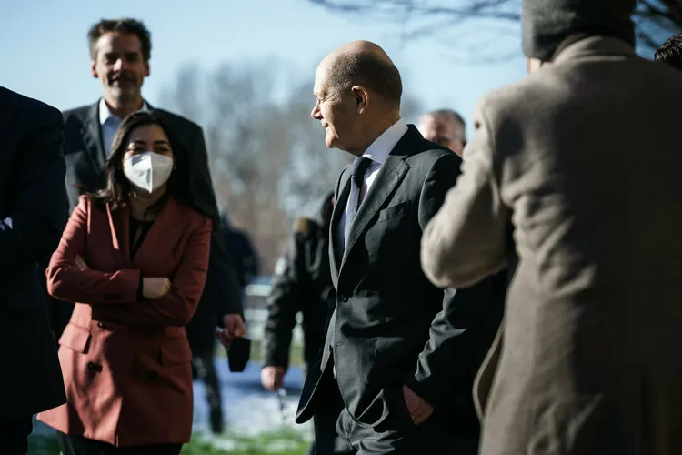 Huiduit de pacifiști, cancelarul abandonează proverbialul calm Foto: Bundesregierung