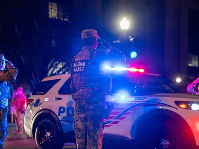 SUA suspendă procedurile de acordare de azil (sursa: Facebook/D.C. National Guard)