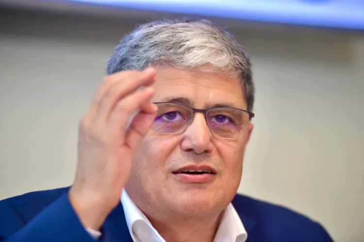 Biriș sugerează că Boloș e prost Foto: Facebook