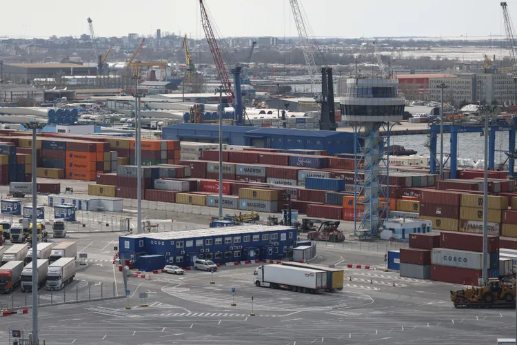 Șefii Vămii Agigea, prinși în flagrant de mită, au fost salvați de DNA în 2021 prin clasare după un denunț din 2019 (sursa: Inquam Photos/George Călin)