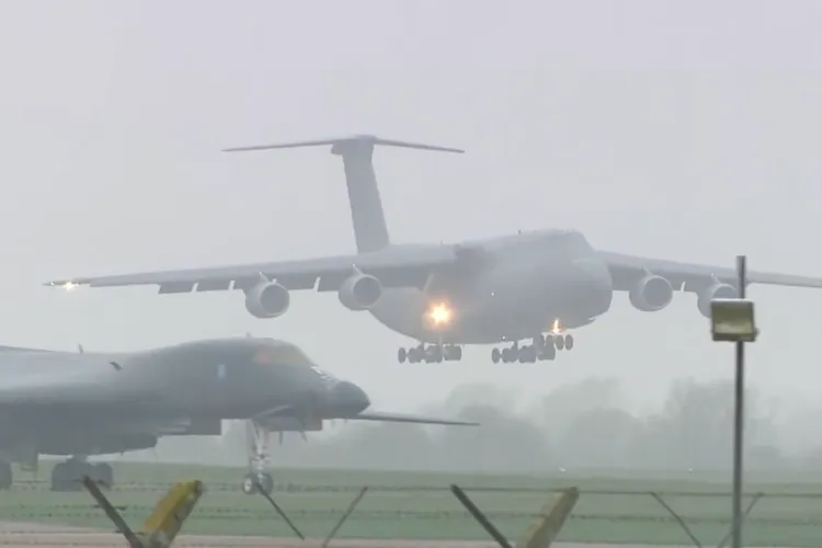 SUA folosesc baze militare britanice împotriva Iranului (sursa: X/Sky News)