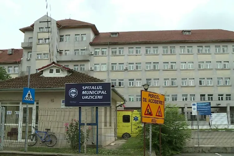 De doi ani, la spitalele din Țăndărei și Urziceni - unde o gravidă a născut pe trotuar - nu s-a născut nici un copil, din 2022. Totuși, spitalele au secții de ginecologie