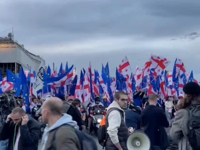 Georgia, manifestație uriașă pro-europeană, înaintea alegerilor (sursa: X/Visegrád 24)