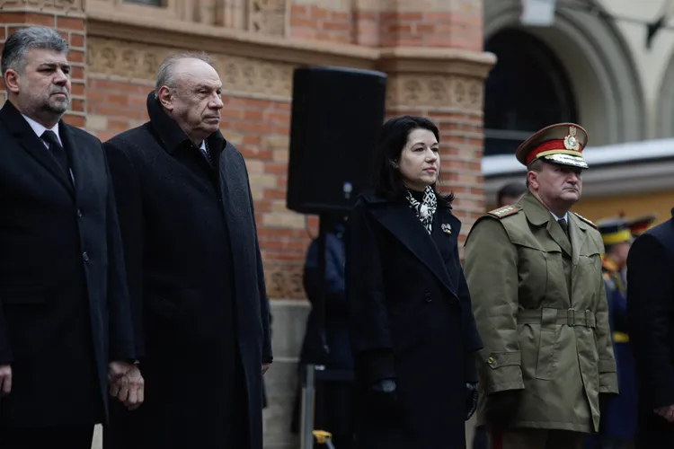 Președintele CCR încasează trei sporuri și o indemnzație Foto: Inquam/ George Călin