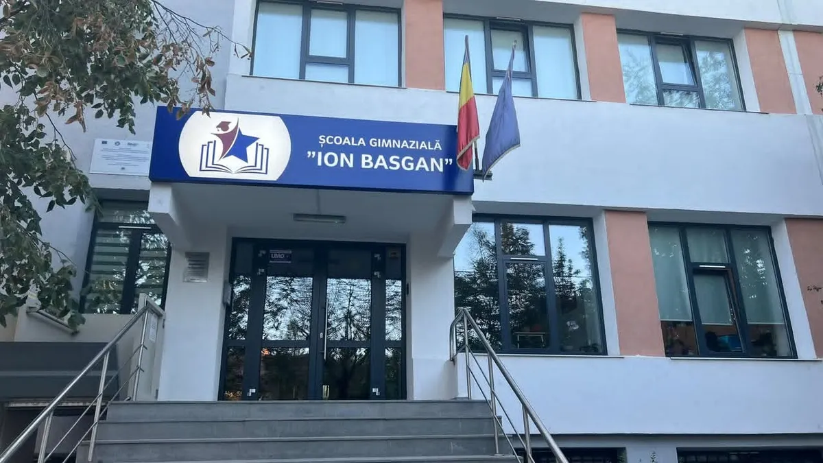 Elevii români blocați în Dubai sunt în siguranță (sursa: Facebook/Școala „Ion Basgan" Focșani)