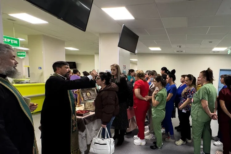 Anunț de maximă importanță a Spitalului Mioveni: racla cu moaștele Sfântului Nectarie, la spital Foto: Facebook Spitalul Mioveni