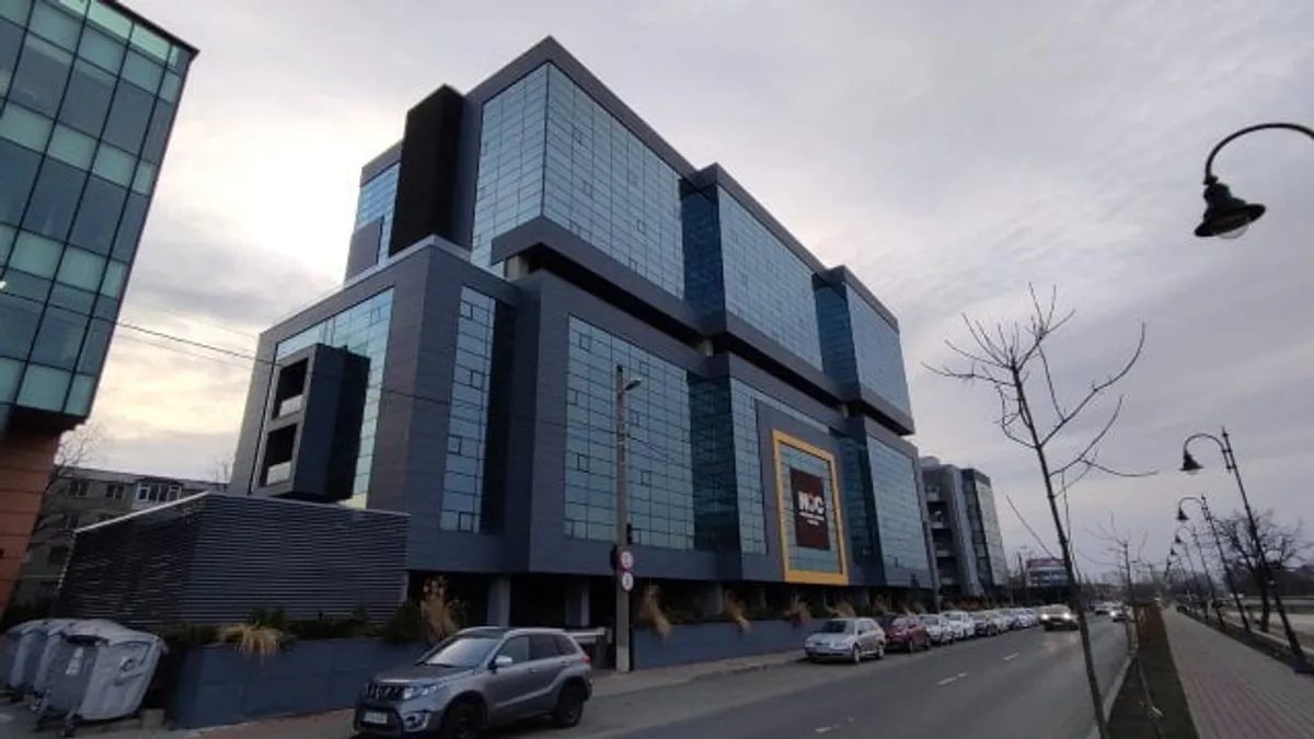 Prietenul primarului, clădire de birouri goală (sursa: ziaruldeiasi.ro)