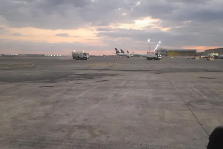 Aeroportul din Catania - închis, Etna erupe (sursa: Facebook/Aeroporto di Catania - Sicilia)
