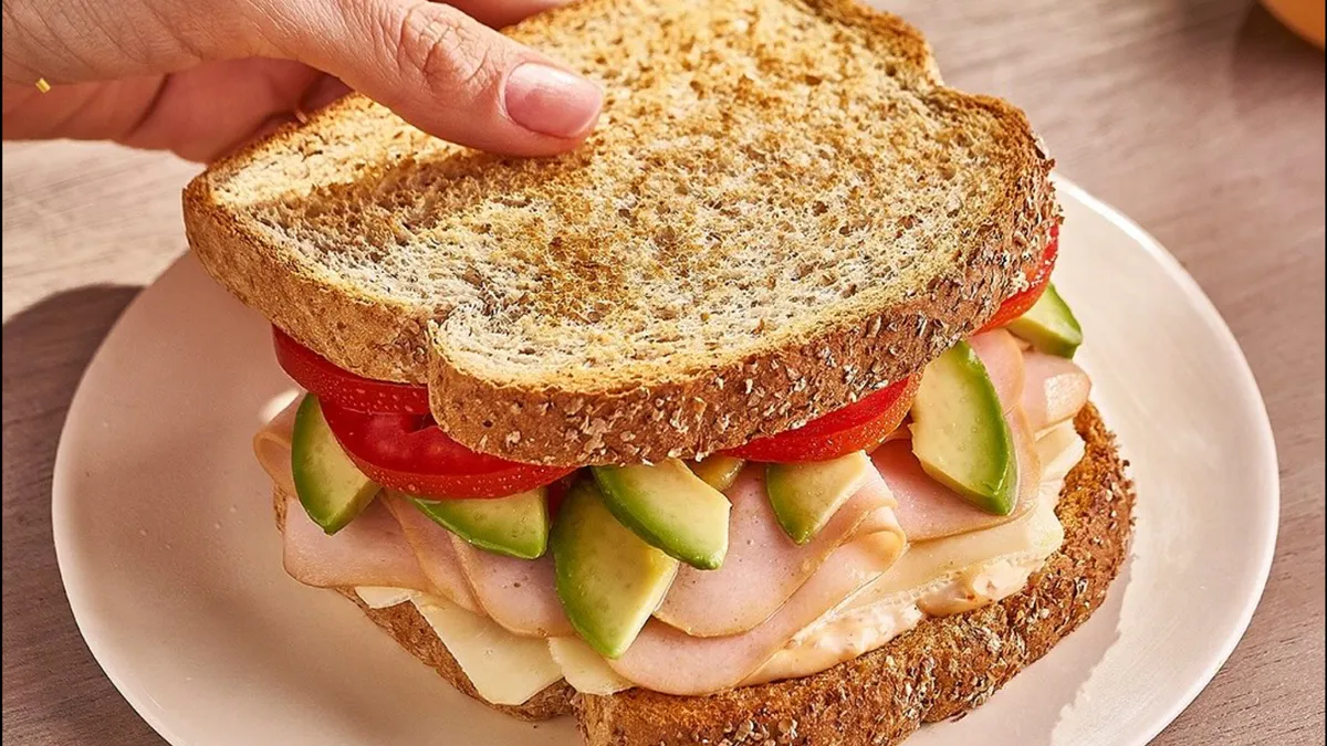 Loturi de pâine Vel Pitar, retrase de la vânzare (sursa: Facebook/Bimbo România)