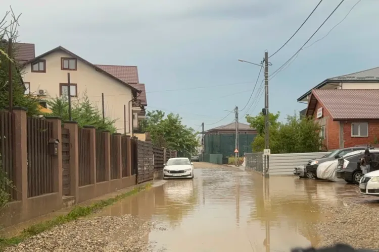 Blocuri noi, străzi inundate lângă Iași: oamenii reclamă dezvoltatorii, primarul PSD dă vina pe localnici