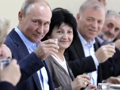 Putin, enervat că generalii s-au apucat de băut Foto: Kremlin.ru