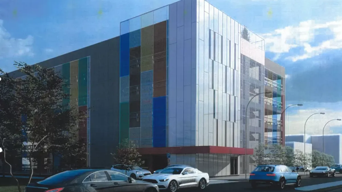 Parcarea publică supraterană din Iași, blocată (sursa: ziaruldeiasi.ro)